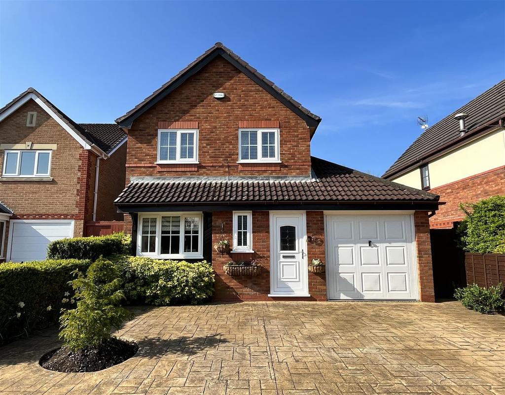 Sandown Close, St Park, Kirkham 3 bed detached house £295,000
