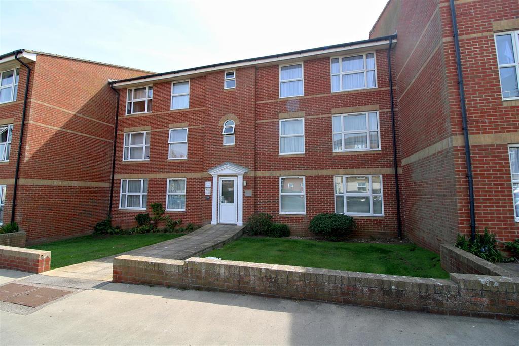 The Causeway, Seaford 1 bed flat £190,000