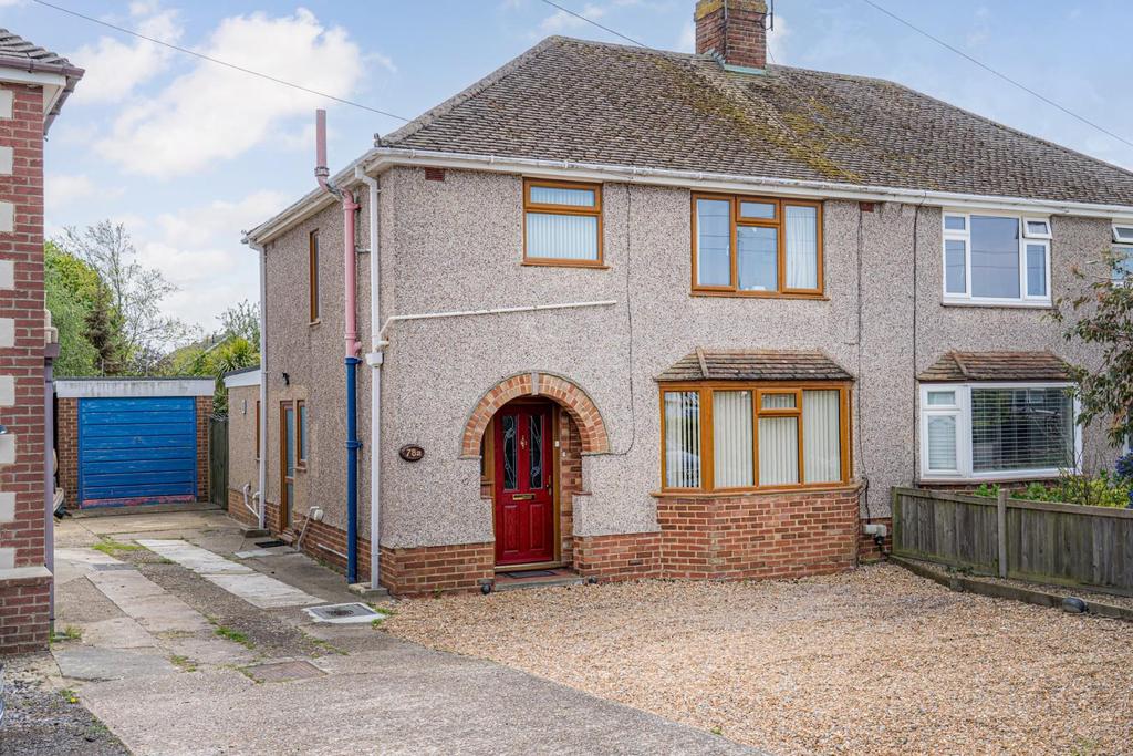 Hunters Forstal Road, Herne Bay 3 bed semidetached house £420,000
