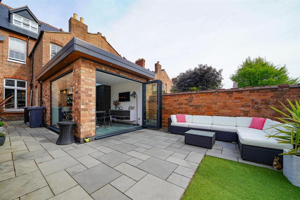 149 Rugby Road Leamington Spa (16).jpg