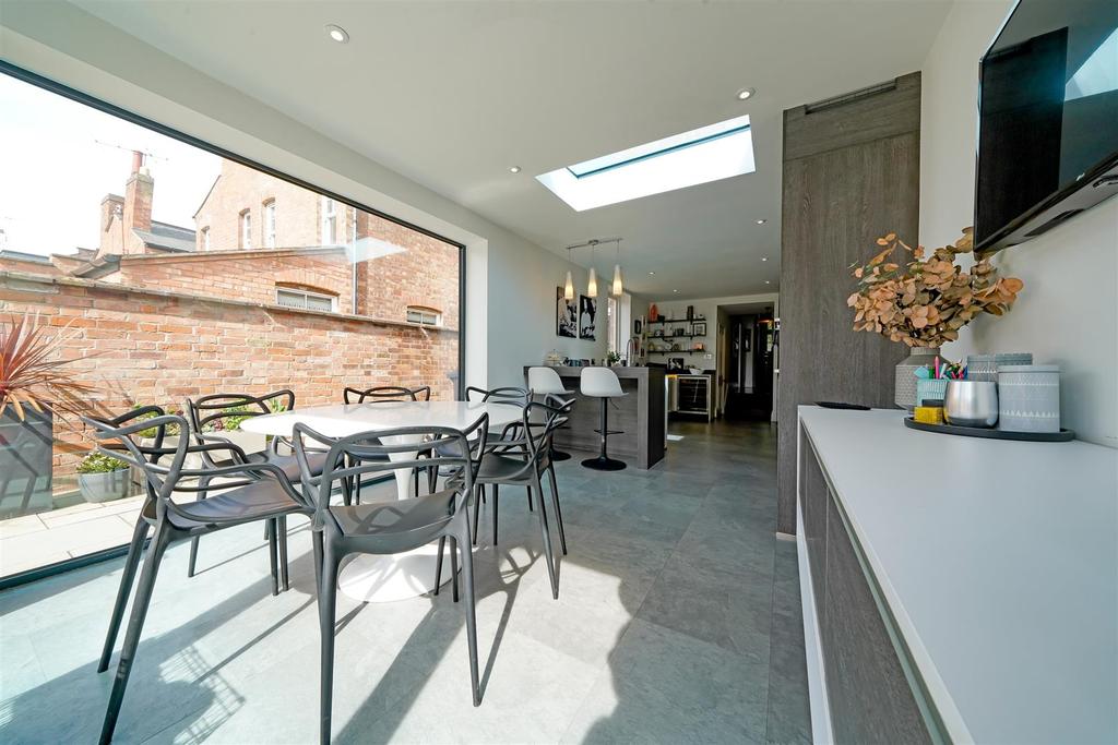 149 Rugby Road Leamington Spa (24).jpg