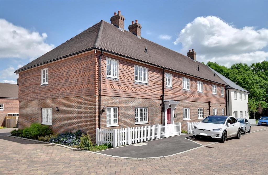Oak House, Three Fields Road, Tenterden 2 bed flat £340,000