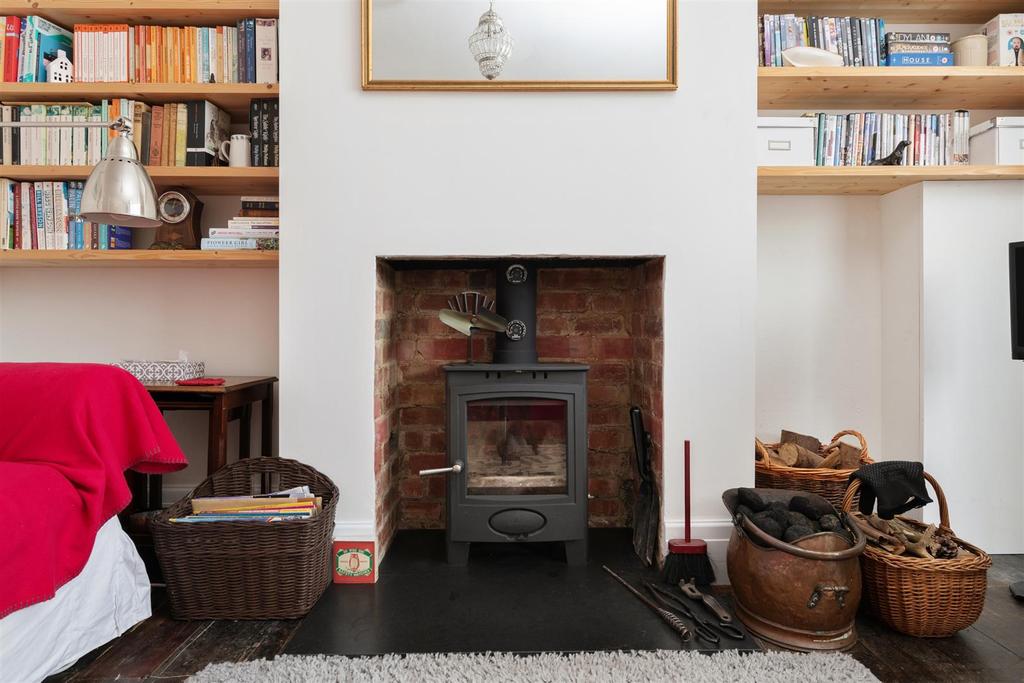 Emlyn Road, Redhill 4 bed semidetached house £550,000