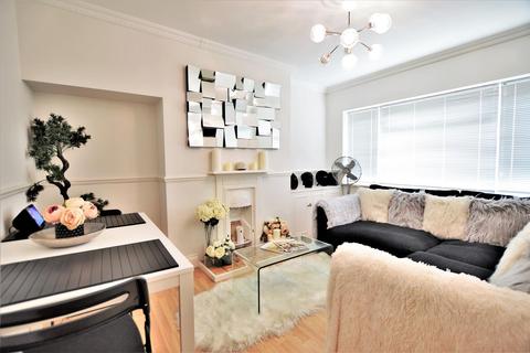2 bedroom maisonette to rent - Broadoak Court, Farnham Road, Slough