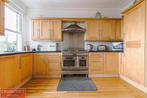 2 bedroom flat for sale - Chelmsford Road, London