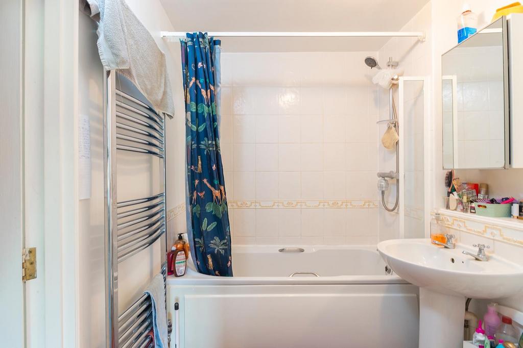 TRUOCEELIBUJ21 - Bathroom A.jpg