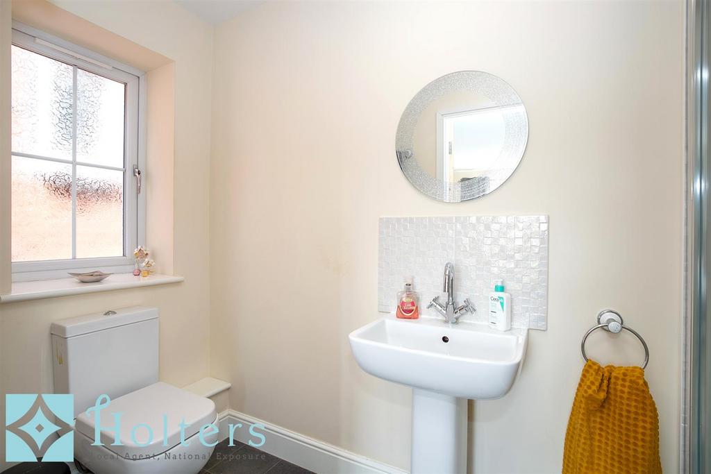 Bedroom 1 En-Suite Angle 1.jpg