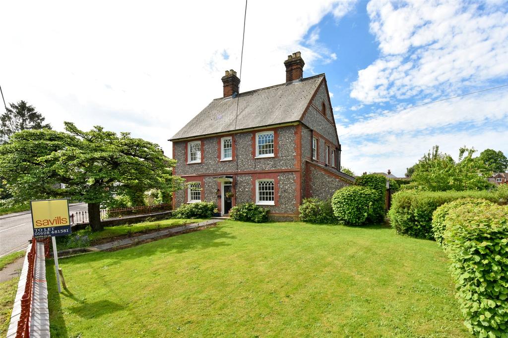 The Row, Lane End, High Buckinghamshire, HP14 4 bed detached