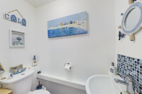 49 Dart Close, Rochester, ME2 2HE