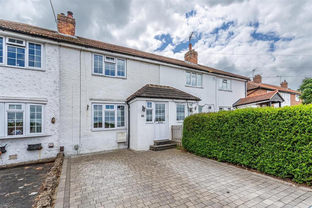Beechen Lane, Lower Kingswood, Tadworth 2 bed terraced house for sale