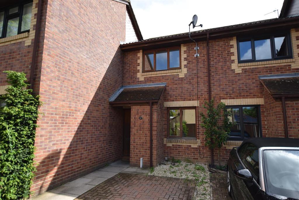 Canons Close, Reigate 2 bed house £1,500 pcm (£346 pw)