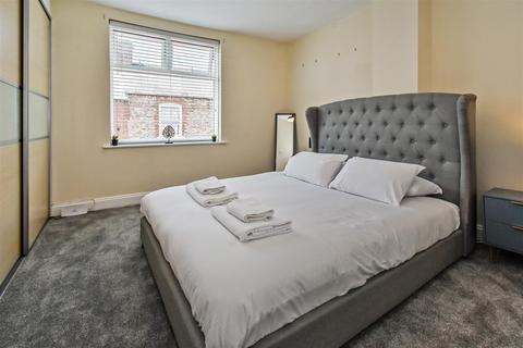 2 bedroom house to rent - Montague Street, York