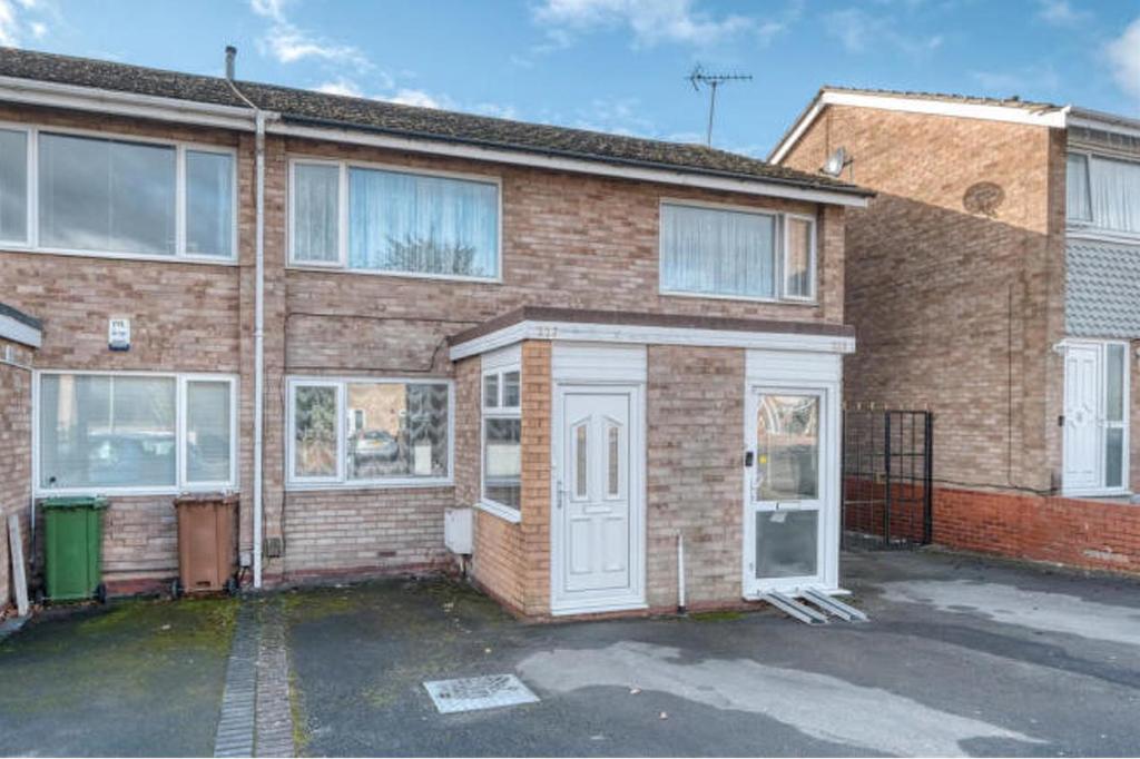 Rowood Drive, Solihull 2 bed £165,000