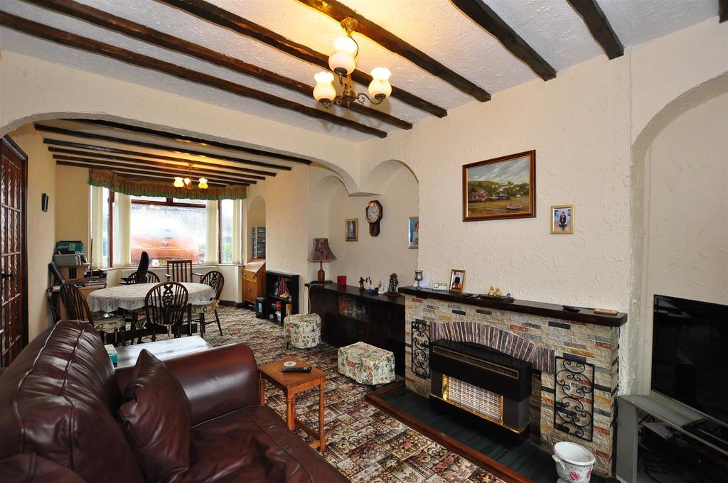 High Haden Road, Cradley Heath 3 bed semidetached house for sale £