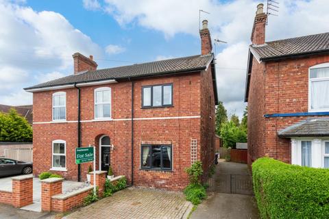 3 bedroom semi-detached house for sale - Green Lane, Selby