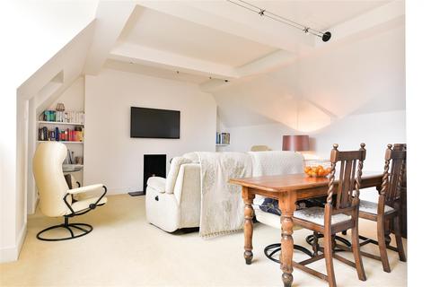 2 bedroom flat for sale - 9 Lynwood Road, Epsom