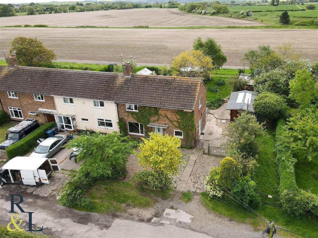 Bassingfield, RadcliffeOnTrent, Nottingham 3 bed end of terrace house