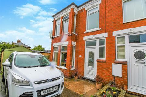 4 bedroom semi-detached house for sale - wheatley Gardens  Summergangs Road, Hull