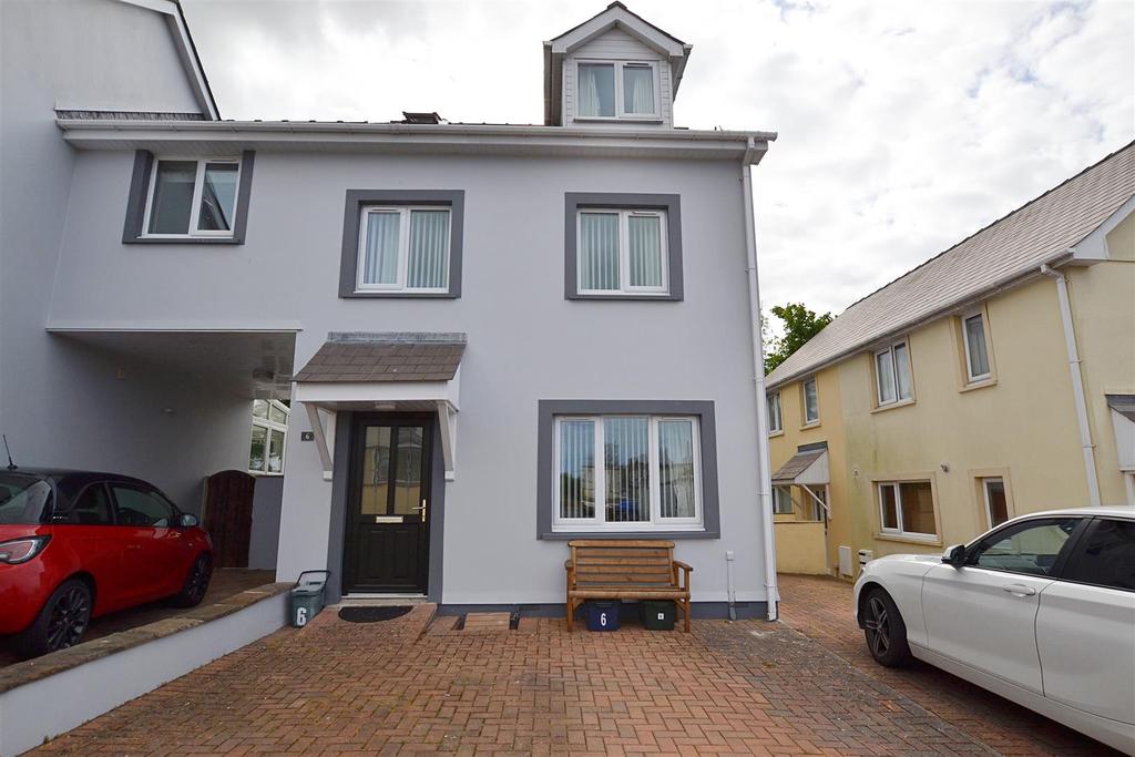 Pennar Court, Pembroke Dock 3 bed semidetached house for sale £180,000