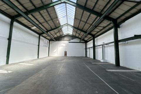 Industrial unit to rent, Unit E, Vallis Trading Estate, Robins Lane, Frome, Somerset, BA11 3DT