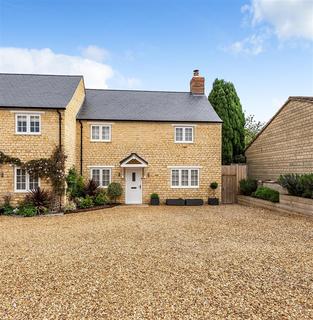4 bedroom semi-detached house for sale - Church Street, Silverstone, Towcester
