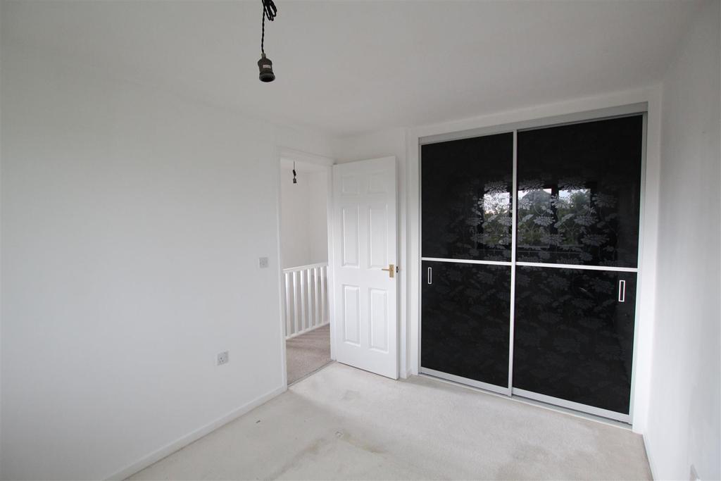 Main Bedroom (2).JPG