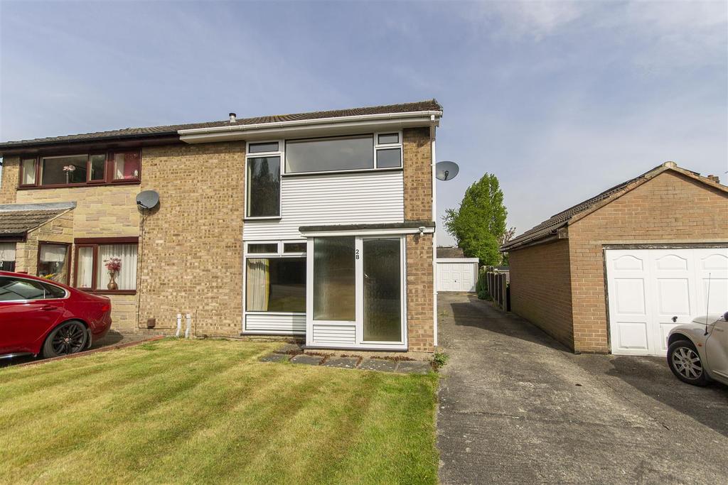 Norfolk Avenue, Grassmoor, Chesterfield 3 bed semidetached house £