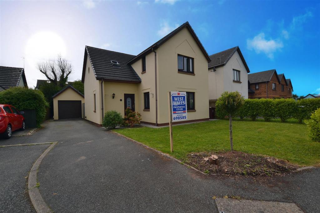 Honeyborough, Neyland 3 bed detached house £325,000