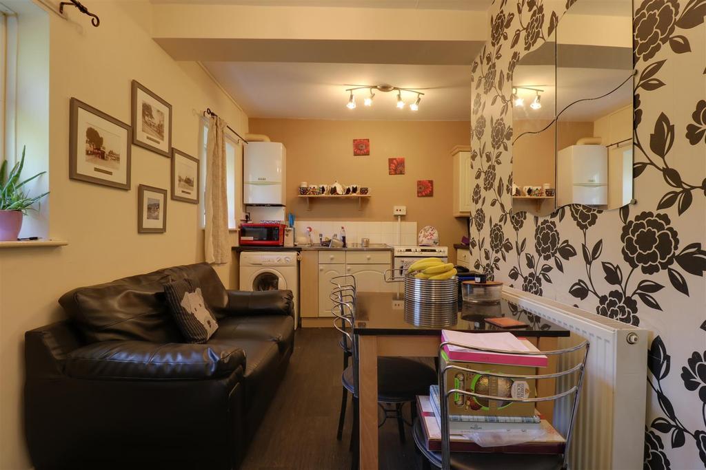 Woodland Court, Alsager 1 bed flat £79,950