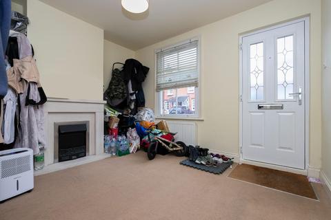 2 bedroom house for sale - Smarts Lane, Loughton