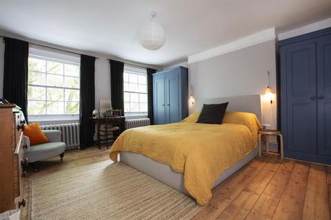141b Grove Lane, London, SE5 8BG