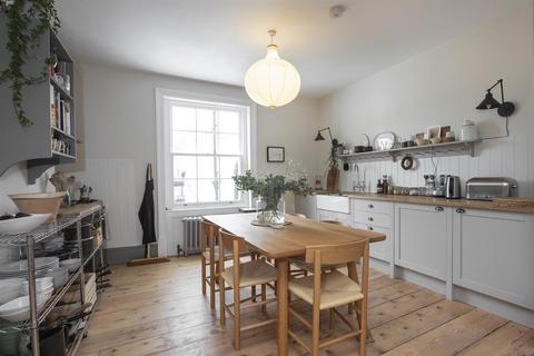 141b Grove Lane, London, SE5 8BG