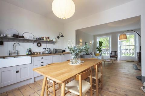 141b Grove Lane, London, SE5 8BG
