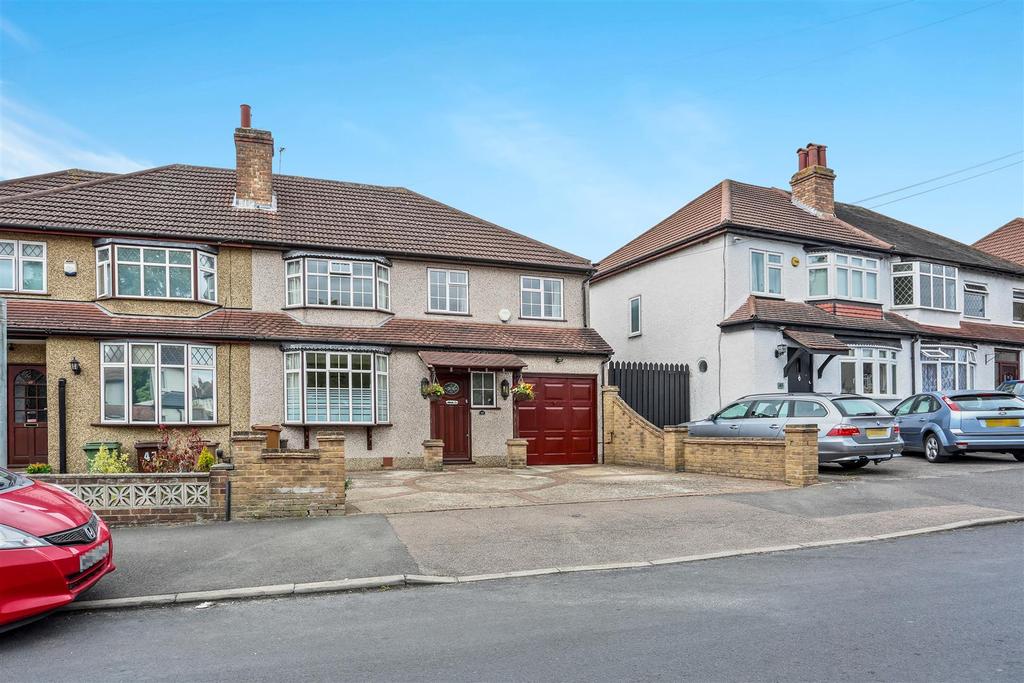 Leechcroft Road, Wallington 4 bed semidetached house £675,000