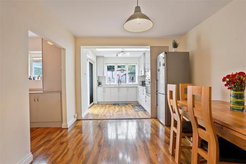 19 Colburn Way, Sutton, SM1 3AU