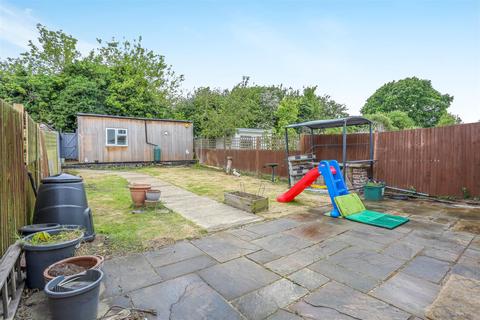 19 Colburn Way, Sutton, SM1 3AU