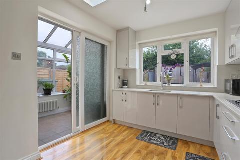 19 Colburn Way, Sutton, SM1 3AU