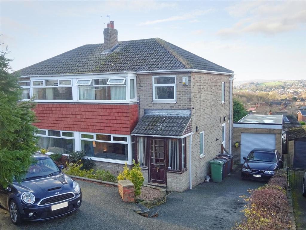 Banksfield Crescent, Yeadon, Leeds 3 bed semidetached house £279,950