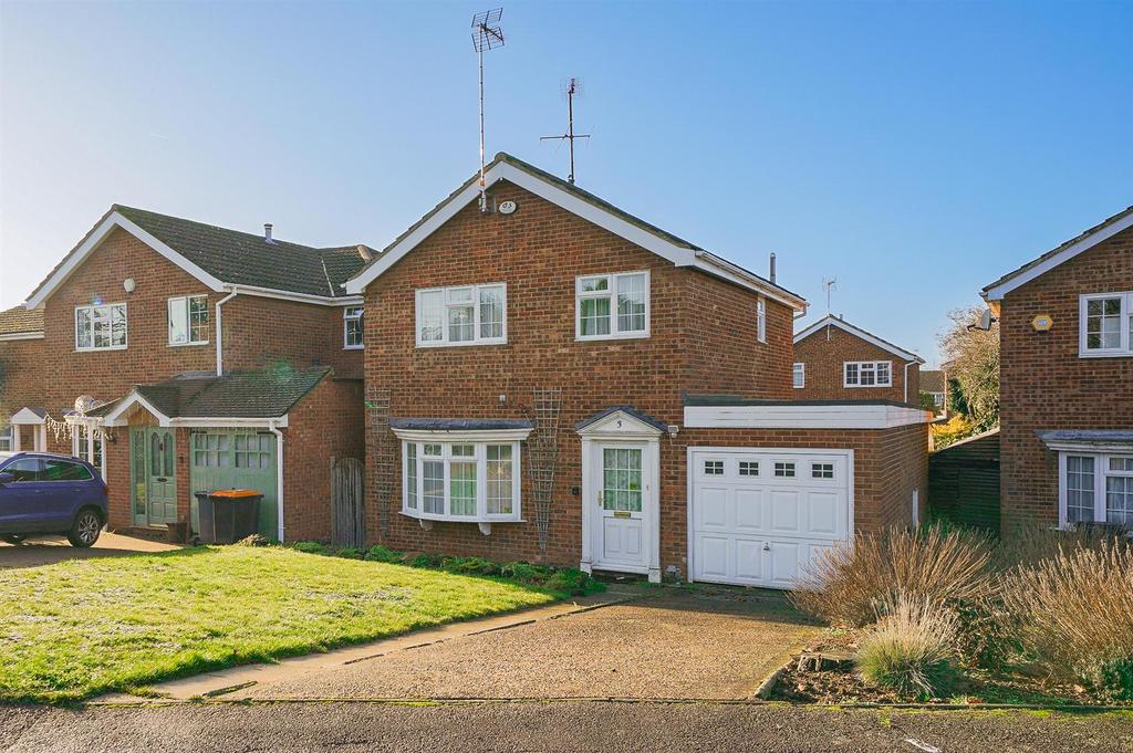 Windsor Avenue, Leighton Buzzard 3 bed detached house for sale £400,000