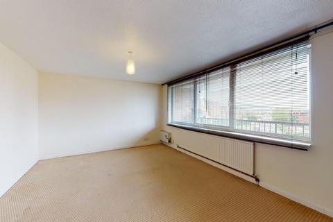 2 bedroom flat for sale - Knoll Court, Cheriton Gardens, Folkestone