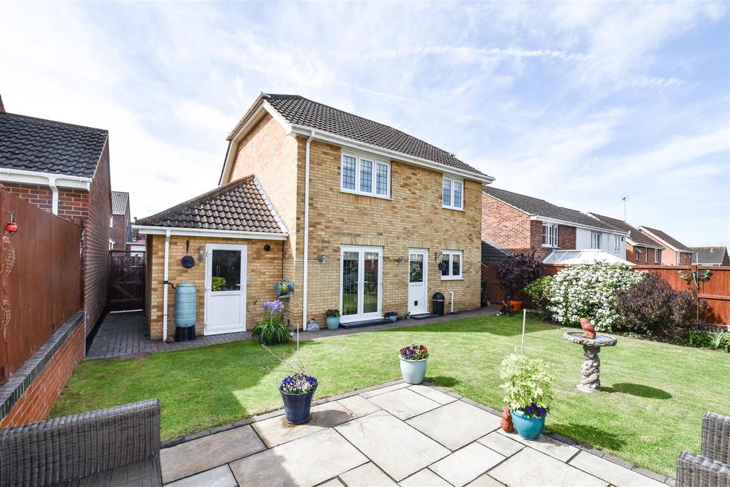 Twinstead, Wickford 3 bed detached house £475,000