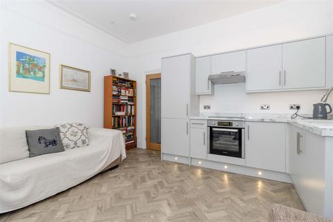 2 bedroom flat for sale - Downview Road, Worthing
