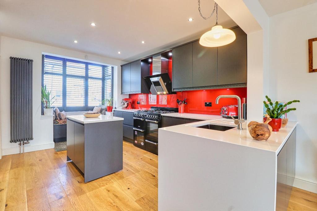 Open living/dining kitchen
