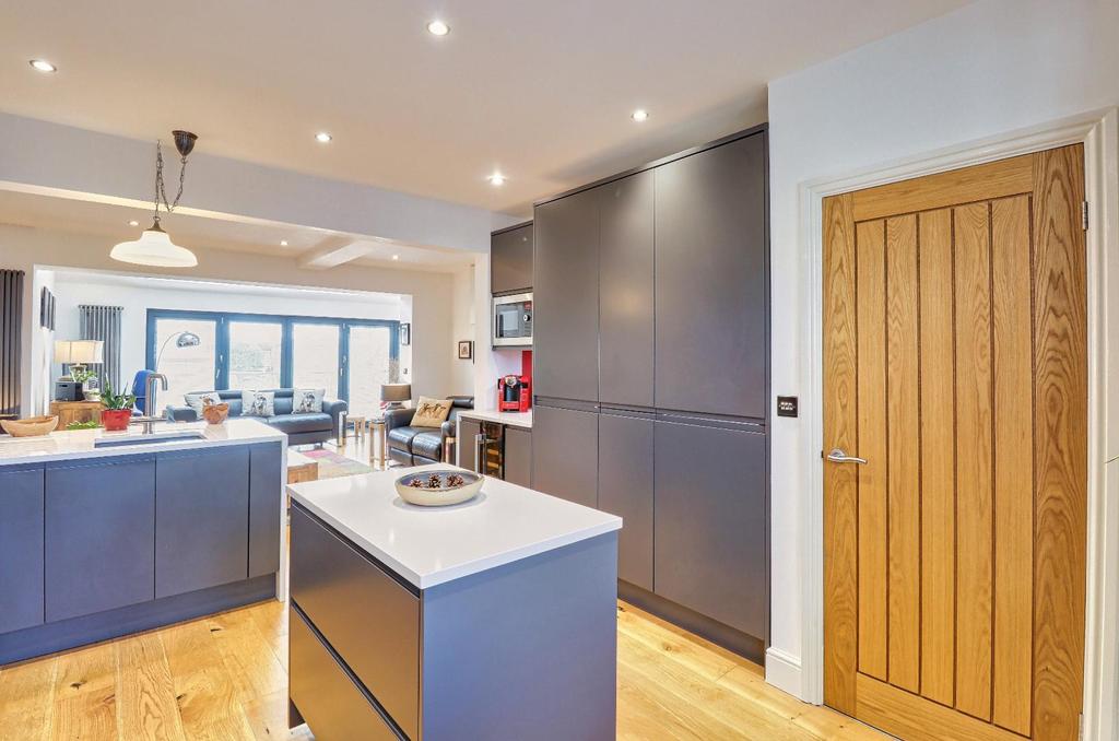 Open living/dining kitchen