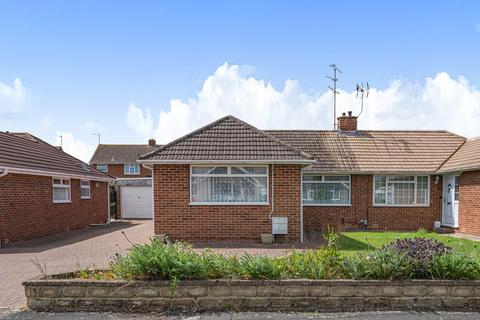 2 bedroom bungalow for sale - Mayfield Close, Nythe, Swindon, Wiltshire, SN3