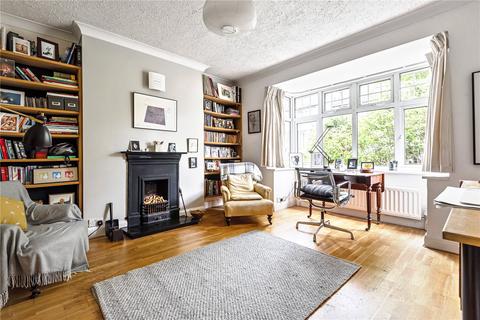 100 Bedford Avenue, Barnet, EN5 2ET