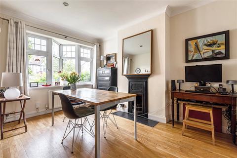 100 Bedford Avenue, Barnet, EN5 2ET