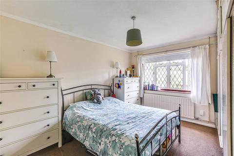 3 bedroom bungalow for sale - Paddock Way, Hurst Green, RH8