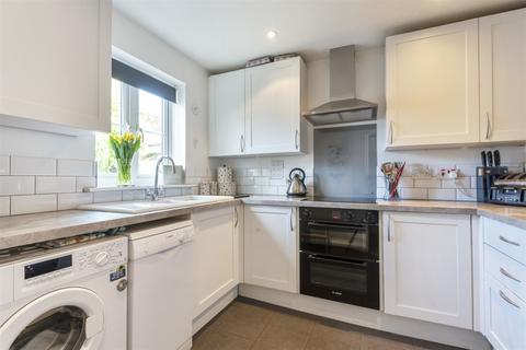 62 Weycombe Road, Haslemere, GU27 1EQ