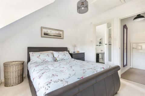 62 Weycombe Road, Haslemere, GU27 1EQ